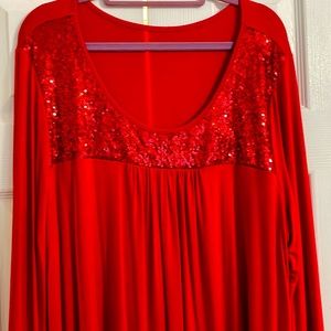 Women’s tunic with long sleeves